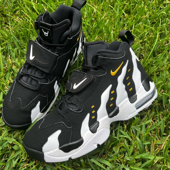 CLEAN Nike size 11 Womens Air Max Diamond Turf 96 White Yellow DT